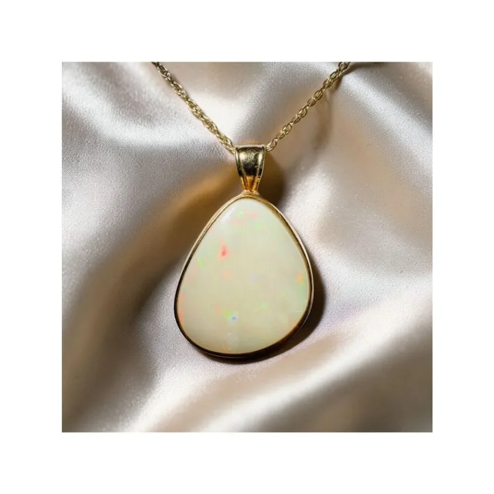 VINTAGE- 10K Gold -Natural Opal Necklace -19